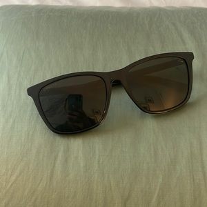 Black Gucci sunglasses